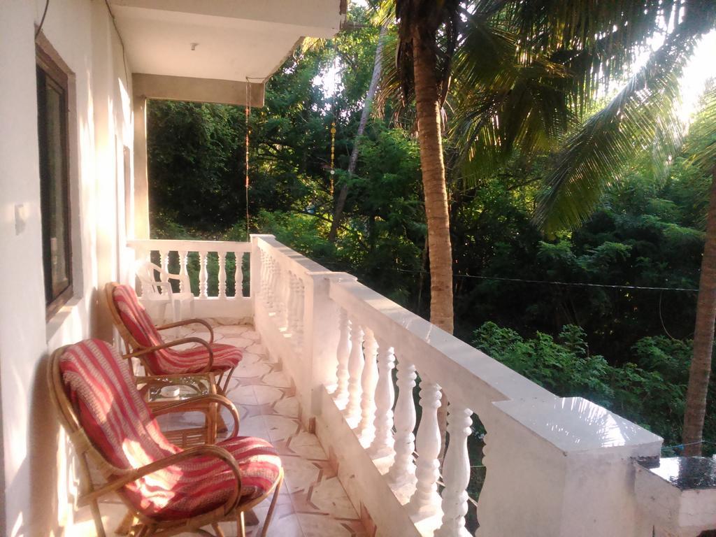 La Blanche Guest House Calangute Habitación foto