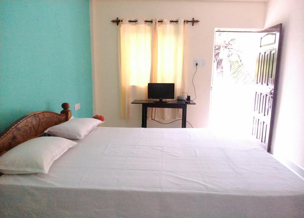 La Blanche Guest House Calangute Habitación foto