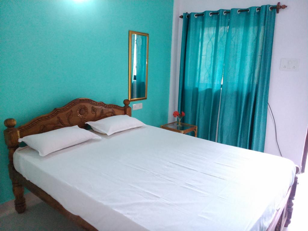 La Blanche Guest House Calangute Habitación foto