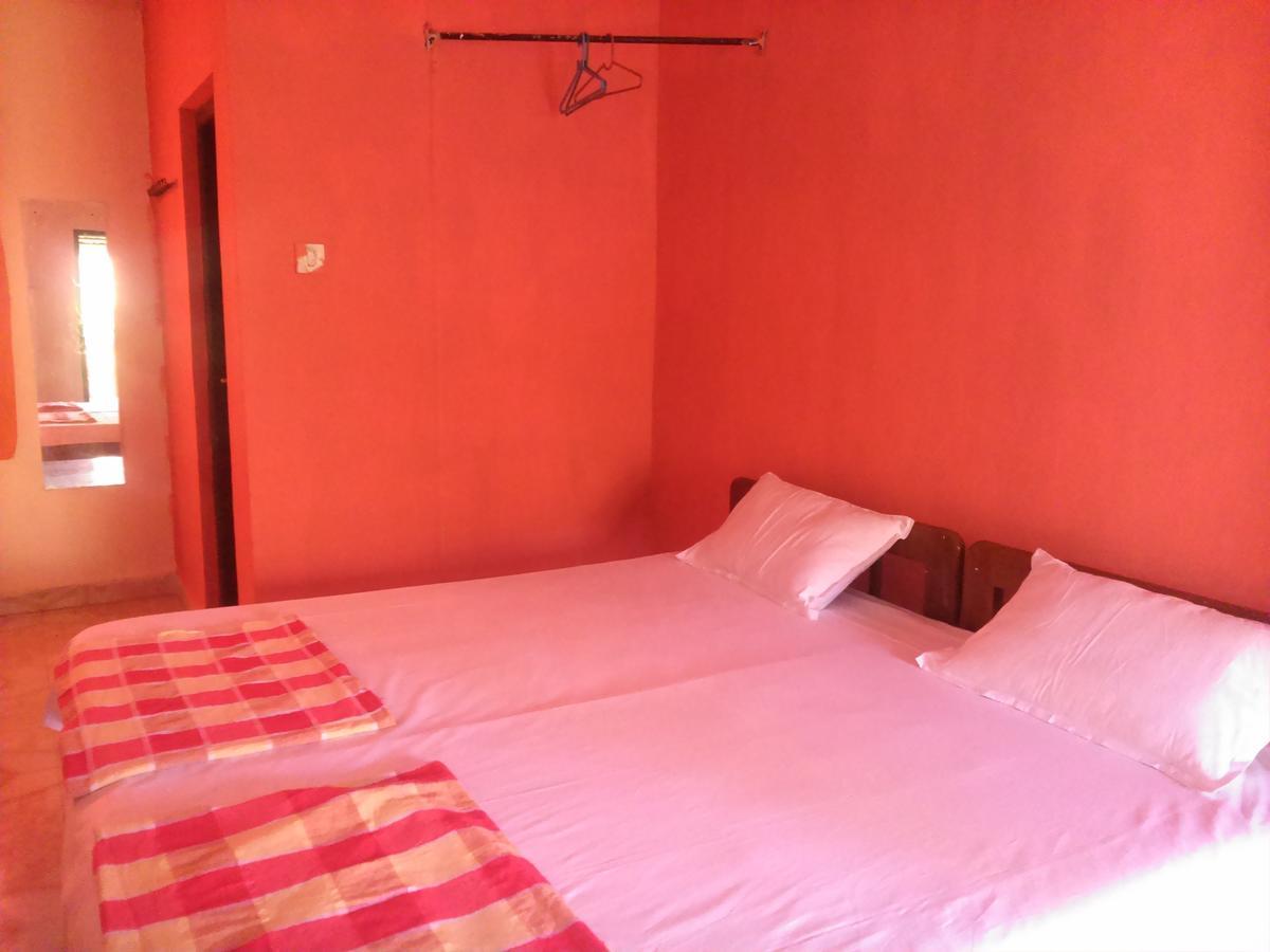 La Blanche Guest House Calangute Habitación foto