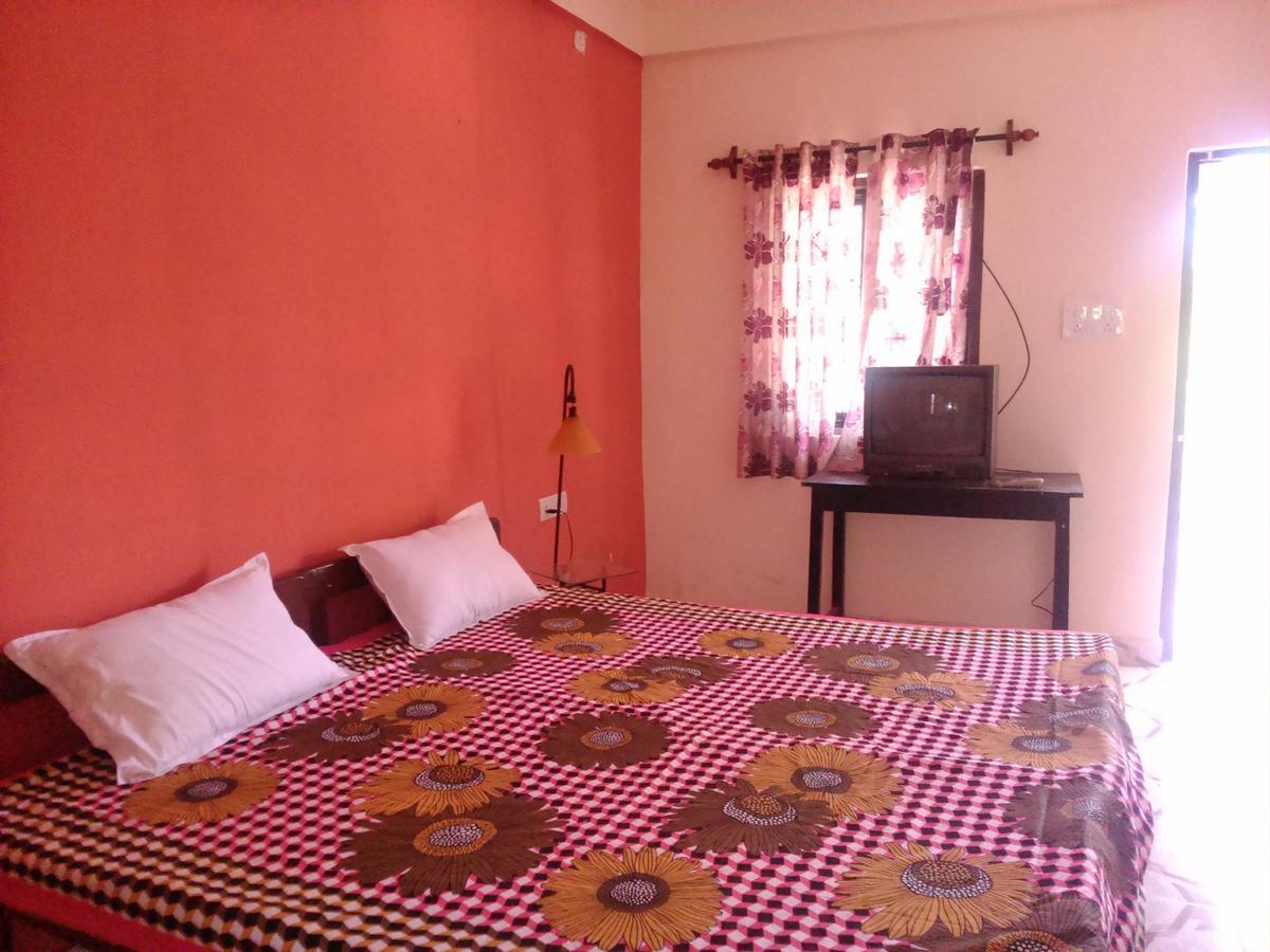 La Blanche Guest House Calangute Habitación foto